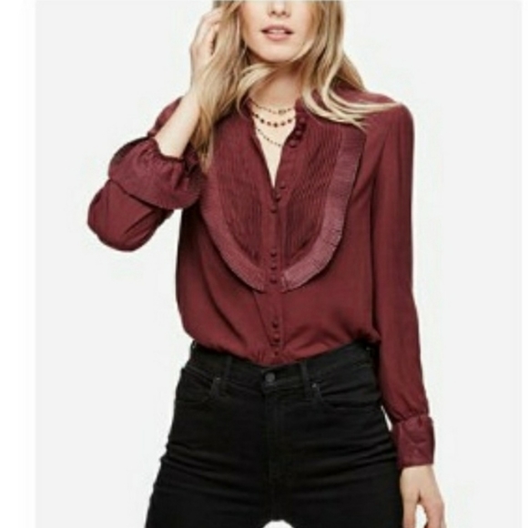 Free People Tops - FREE PEOPLE All Shook Up Pintuck Pleated Blouse